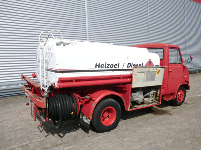 Hanomag F 75/35 Ki Hanomag-Henschel F 75/35 Ki, 5 cbm - Cisternové vozidlo: obrázek 5 Hanomag F 75/35 Ki Hanomag-Henschel F 75/35 Ki, 5 cbm - Cisternové vozidlo: obrázek 5