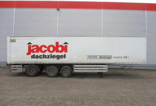 Kögel SAnh SF 24 SF 24 Kofferauflieger, gelenkte Achse, Rolltor, 77 cbm - Skříňový návěs: obrázek 5 Kögel SAnh SF 24 SF 24 Kofferauflieger, gelenkte Achse, Rolltor, 77 cbm - Skříňový návěs: obrázek 5
