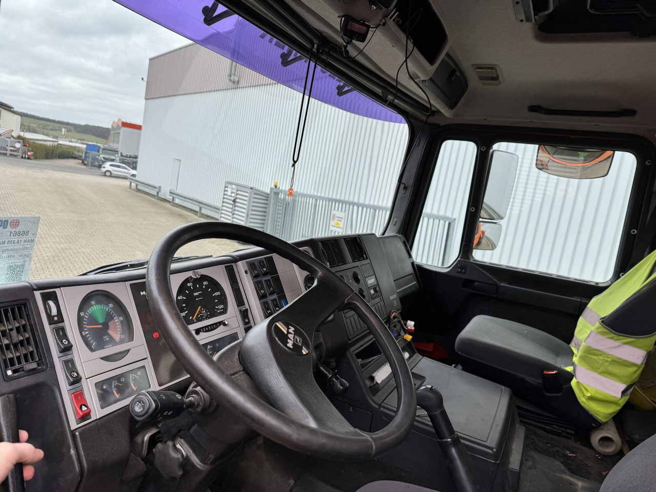 MAN 18.255 MAK 4x4 BB 18.255 MAK 4x4 BB, Kran Atlas AK 85.1 A1 - Podvozek s kabinou, Auto s hydraulickou rukou: obrázek 4 MAN 18.255 MAK 4x4 BB 18.255 MAK 4x4 BB, Kran Atlas AK 85.1 A1 - Podvozek s kabinou, Auto s hydraulickou rukou: obrázek 4