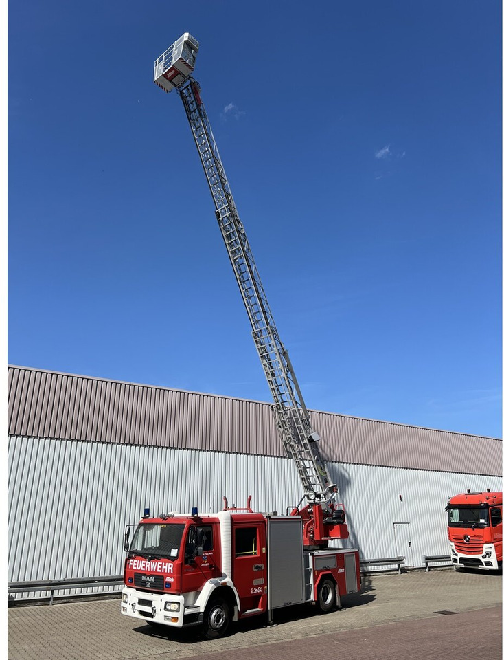 MAN LE 15.255 4x2 LLC Doka, Metz DLA-K 12/9 Drehleiter LE 15.255 4x2 LLC Doka, Metz DLA-K 12/9 Feuerwehr Drehleiter - Pohotovostní vůz: obrázek 1 MAN LE 15.255 4x2 LLC Doka, Metz DLA-K 12/9 Drehleiter LE 15.255 4x2 LLC Doka, Metz DLA-K 12/9 Feuerwehr Drehleiter - Pohotovostní vůz: obrázek 1