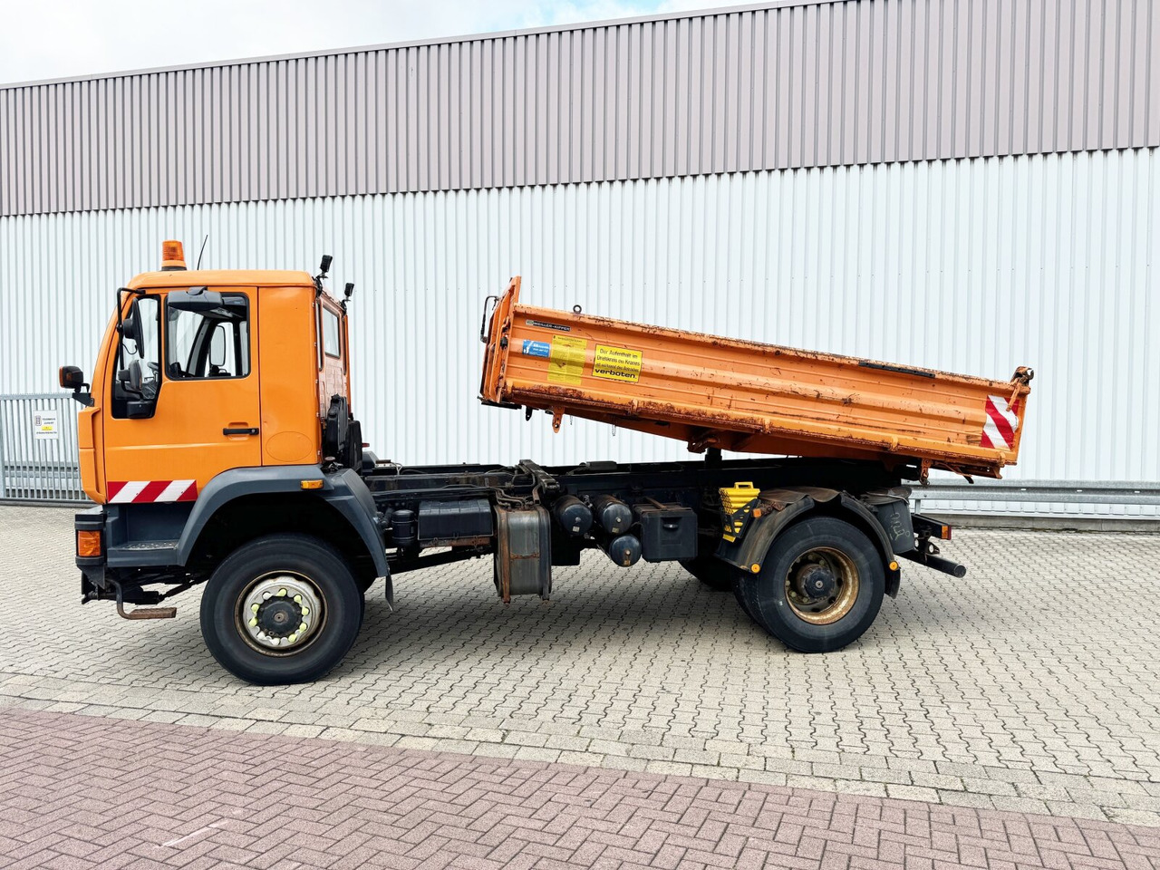 MAN LE 18.280 4X4 BB LE 18.280 4X4 BB, Winterdienstausstattung, Grüne Plakette - Sklápěč, Auto s hydraulickou rukou: obrázek 3 MAN LE 18.280 4X4 BB LE 18.280 4X4 BB, Winterdienstausstattung, Grüne Plakette - Sklápěč, Auto s hydraulickou rukou: obrázek 3