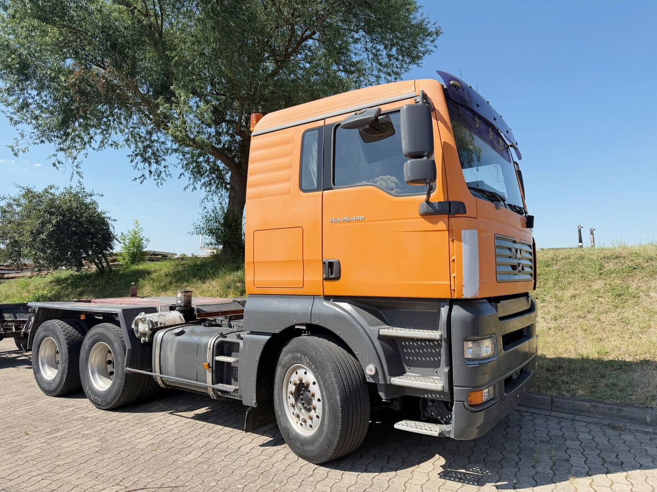 MAN TGA 26.430 6X4 BL TGA 26.430 6X4 BL - Podvozek s kabinou: obrázek 1 MAN TGA 26.430 6X4 BL TGA 26.430 6X4 BL - Podvozek s kabinou: obrázek 1