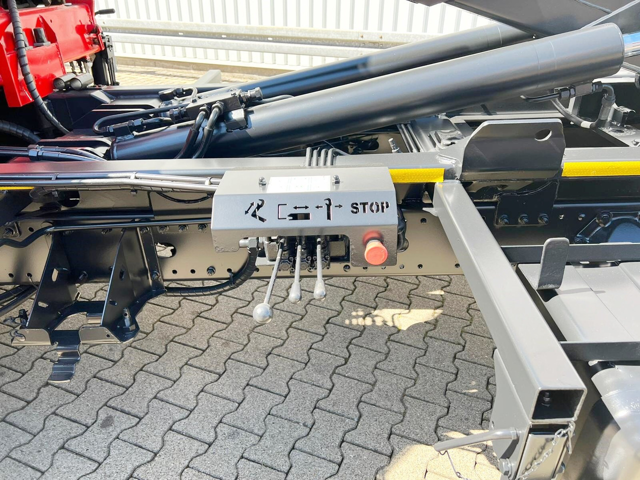 MAN TGL 12.180/210 4x2 BB TGL 12.180/210 4x2 BB, City-Abroller, Kran AMCO VEBA 807N2S - Hákový nosič kontejnerů, Auto s hydraulickou rukou: obrázek 2 MAN TGL 12.180/210 4x2 BB TGL 12.180/210 4x2 BB, City-Abroller, Kran AMCO VEBA 807N2S - Hákový nosič kontejnerů, Auto s hydraulickou rukou: obrázek 2