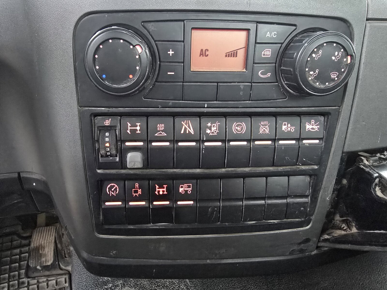 MAN TGL 12.250 BL/4x2 TGL 12.250 BL/4x2, Palfinger Abroller P 07-25MPA, 2xAHK-ÖL - Hákový nosič kontejnerů: obrázek 2 MAN TGL 12.250 BL/4x2 TGL 12.250 BL/4x2, Palfinger Abroller P 07-25MPA, 2xAHK-ÖL - Hákový nosič kontejnerů: obrázek 2