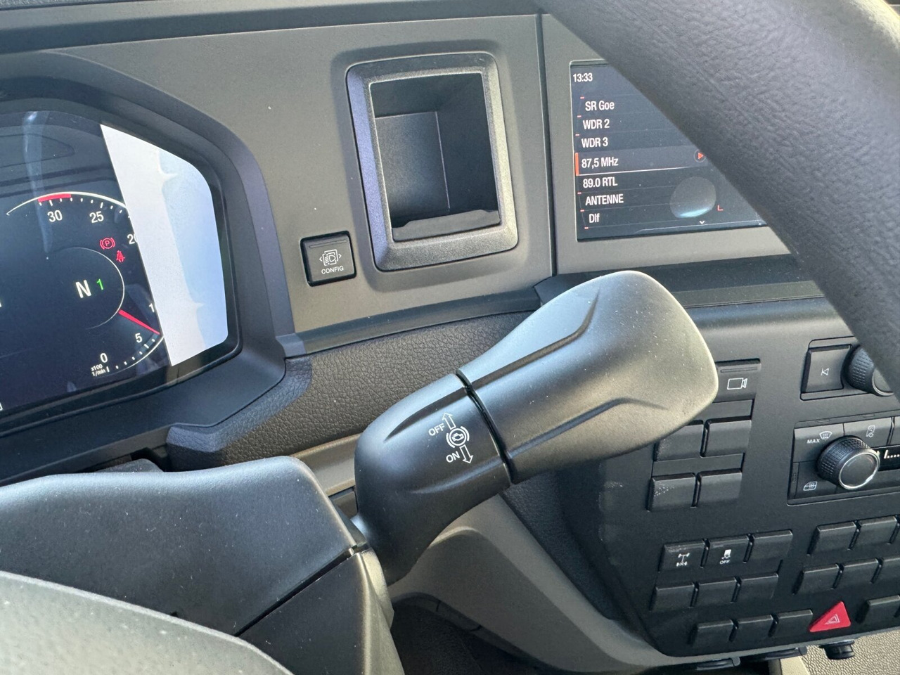 MAN TGL 8.190 4x2 BB CH TGL 8.190 4x2 BB CH, Nebenantrieb, 2x VORHANDEN - Podvozek s kabinou: obrázek 5 MAN TGL 8.190 4x2 BB CH TGL 8.190 4x2 BB CH, Nebenantrieb, 2x VORHANDEN - Podvozek s kabinou: obrázek 5