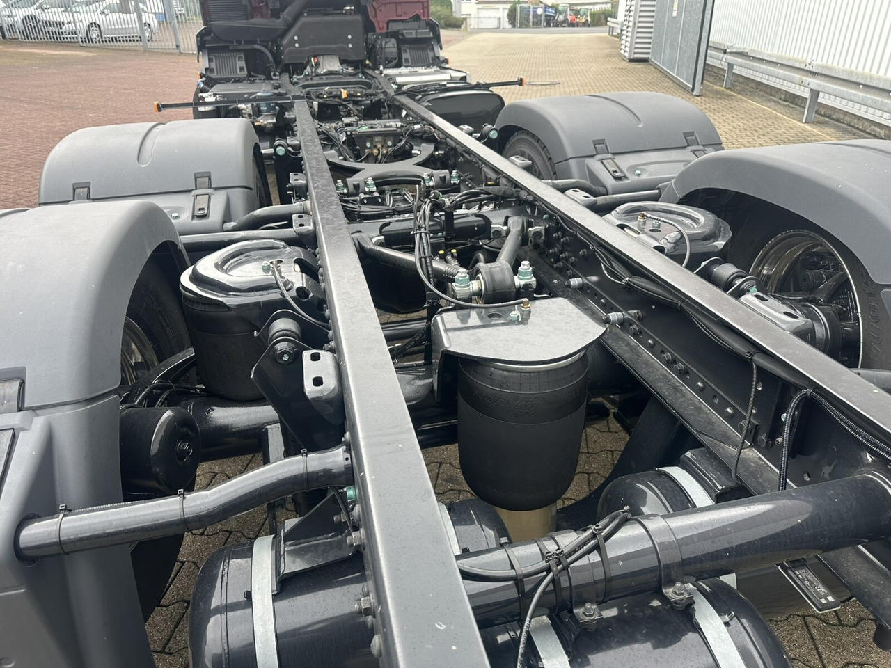 MAN TGS 26.440 6x2-4 LL CH TGS 26.440 6x2-4 LL CH, Lenk-/Liftachse, Navi, LED - Podvozek s kabinou: obrázek 5 MAN TGS 26.440 6x2-4 LL CH TGS 26.440 6x2-4 LL CH, Lenk-/Liftachse, Navi, LED - Podvozek s kabinou: obrázek 5