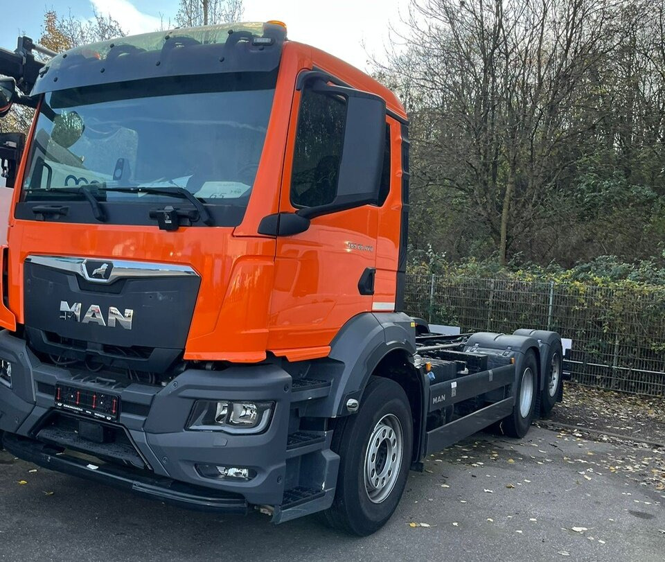 MAN TGS 26.470 6x2-4 BL CH TGS 26.470 6x2-4 BL CH, Lenk-/Liftachse, NMV - Podvozek s kabinou: obrázek 2 MAN TGS 26.470 6x2-4 BL CH TGS 26.470 6x2-4 BL CH, Lenk-/Liftachse, NMV - Podvozek s kabinou: obrázek 2