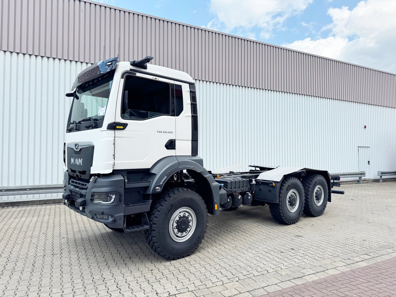 MAN TGS 26.520 6x6 BB TGS 26.520 6x6 BB, PriTarder, Navi, Optiview, Einzelbereifung - Podvozek s kabinou: obrázek 1 MAN TGS 26.520 6x6 BB TGS 26.520 6x6 BB, PriTarder, Navi, Optiview, Einzelbereifung - Podvozek s kabinou: obrázek 1