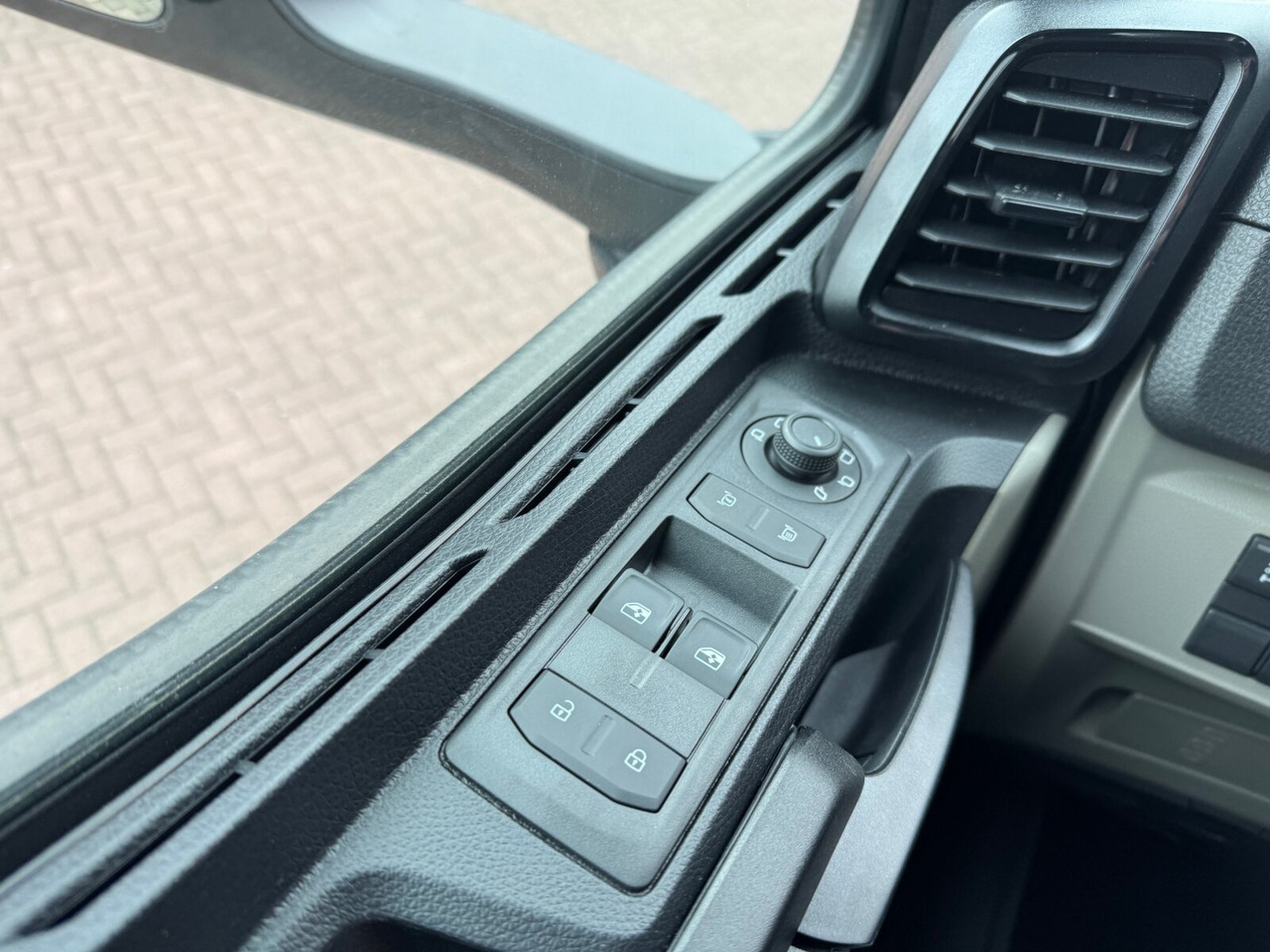 MAN TGS 33.440 6x4 BB TGS 33.440 6x4 BB, Bordmatik, mehrfach vorhanden! - Sklápěč: obrázek 4 MAN TGS 33.440 6x4 BB TGS 33.440 6x4 BB, Bordmatik, mehrfach vorhanden! - Sklápěč: obrázek 4