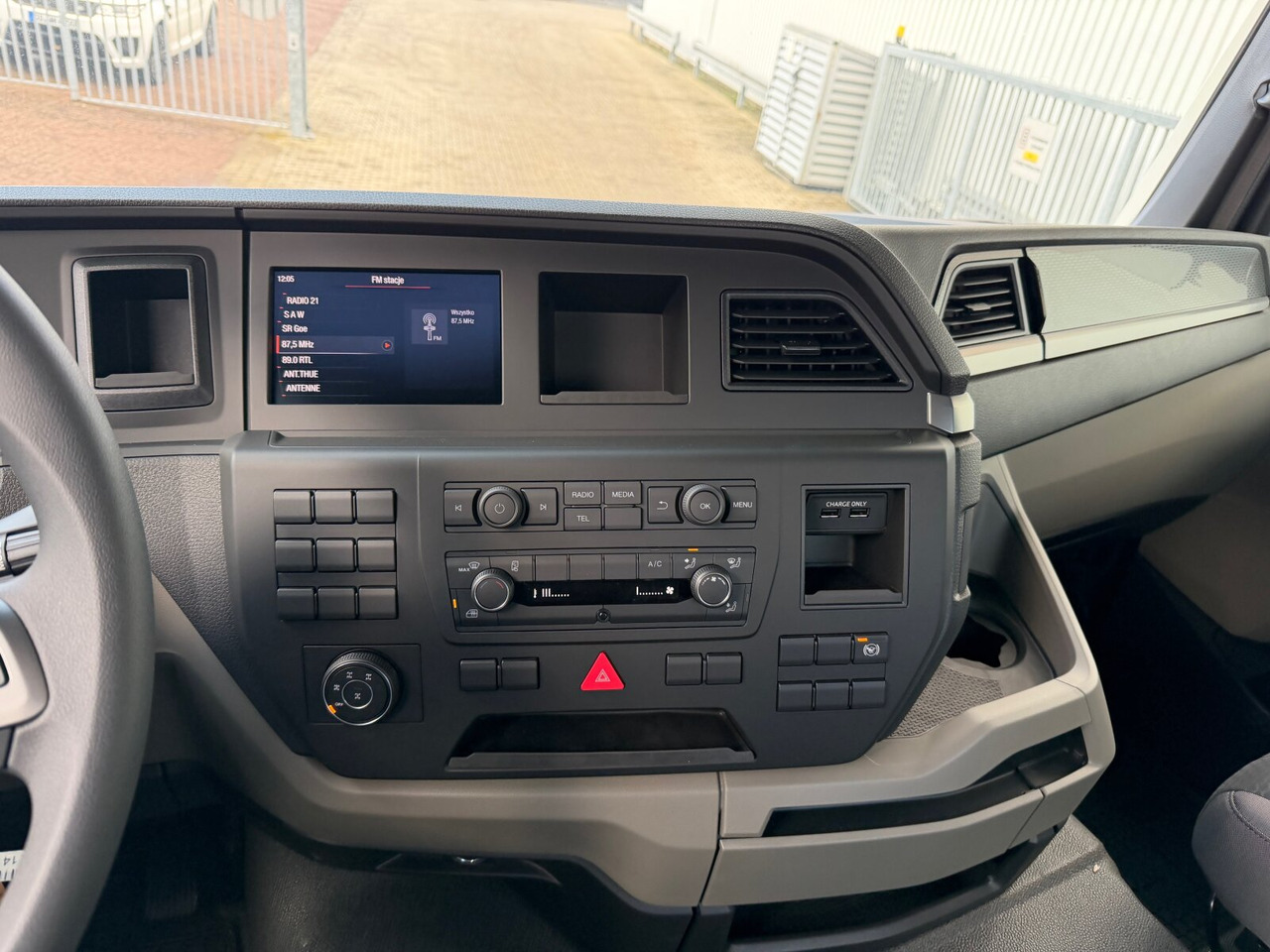 MAN TGS 33.440 6x6 BB CH TGS 33.440 6x6 BB CH, Hohe Bauart, Nebenantrieb - Podvozek s kabinou: obrázek 3 MAN TGS 33.440 6x6 BB CH TGS 33.440 6x6 BB CH, Hohe Bauart, Nebenantrieb - Podvozek s kabinou: obrázek 3