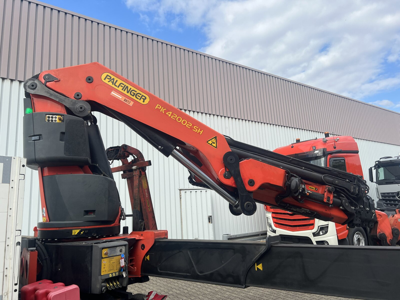 Auto s hydraulickou rukou, Nákladní automobil valníkový/ Plošinový MAN TGS 35.440 8x4 BL TGS 35.440 8x4 BL, Navi, Heckkran Palfinger PK42002 SH-F + Jip PJ 060 B, 24,9m-730kg, Funk: obrázek 15