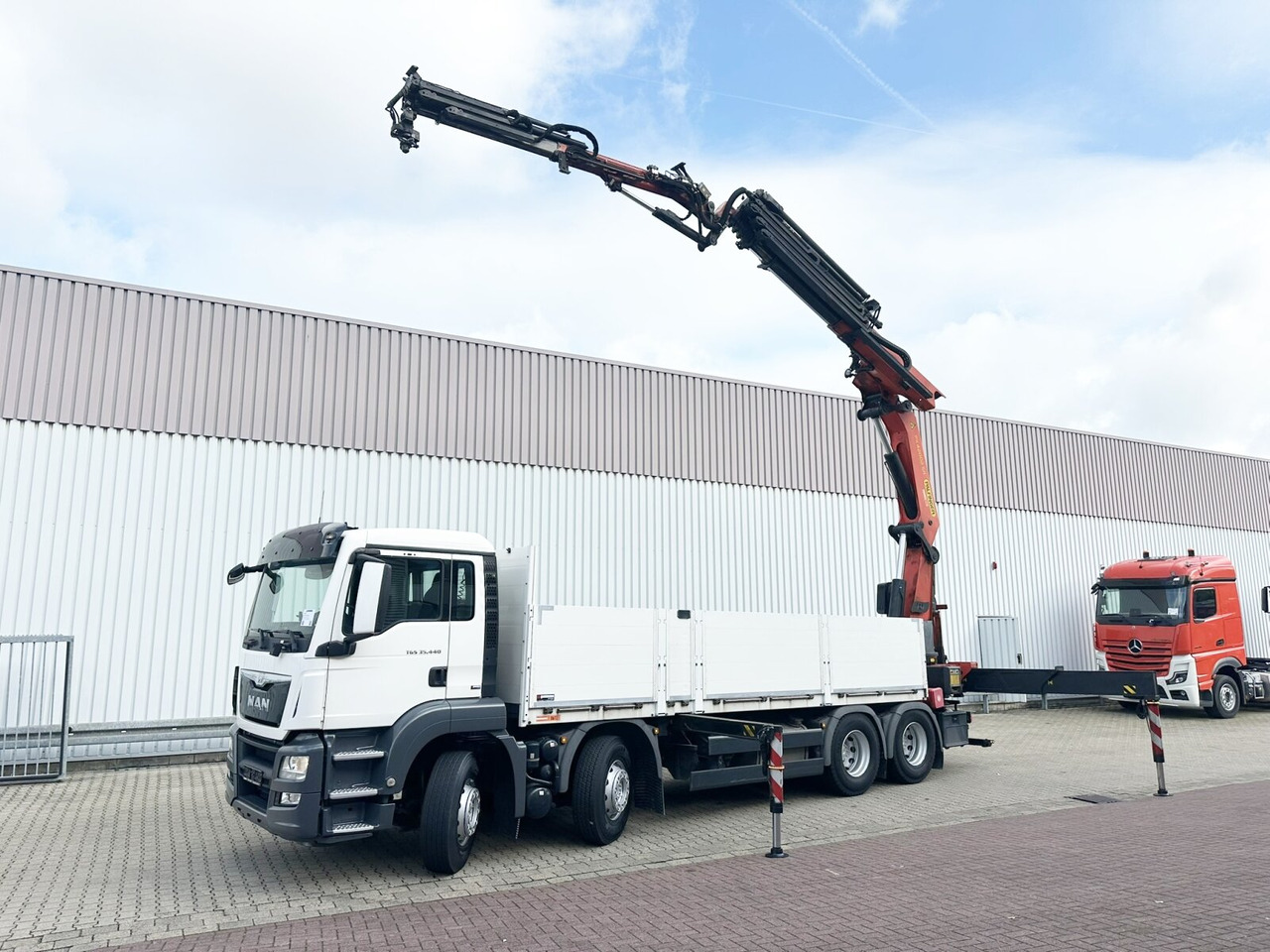 MAN TGS 35.440 8x4 BL TGS 35.440 8x4 BL, Navi, Heckkran Palfinger PK42002 SH-F + Jip PJ 060 B, 24,9m-730kg, Funk - Auto s hydraulickou rukou, Nákladní automobil valníkový/ Plošinový: obrázek 1 MAN TGS 35.440 8x4 BL TGS 35.440 8x4 BL, Navi, Heckkran Palfinger PK42002 SH-F + Jip PJ 060 B, 24,9m-730kg, Funk - Auto s hydraulickou rukou, Nákladní automobil valníkový/ Plošinový: obrázek 1