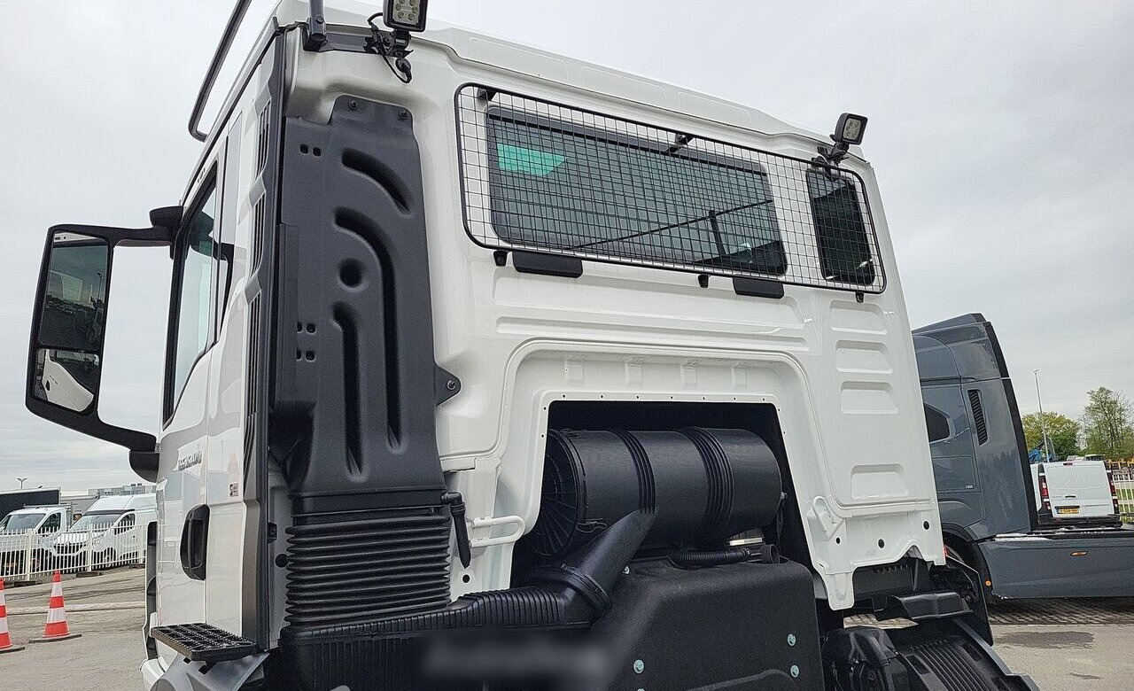 MAN TGS 35.470 8x4-4 BL TGS 35.470 8x4-4 BL, Lenk-/Liftachse, Navi, Nebenantrieb - Podvozek s kabinou: obrázek 5 MAN TGS 35.470 8x4-4 BL TGS 35.470 8x4-4 BL, Lenk-/Liftachse, Navi, Nebenantrieb - Podvozek s kabinou: obrázek 5