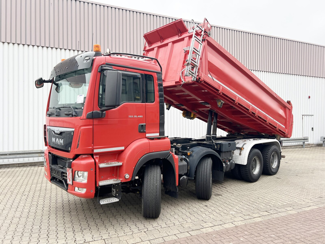 MAN TGS 35.480 8X4 BB TGS 35.480 8X4 BB, Intarder, Navi - Sklápěč: obrázek 1 MAN TGS 35.480 8X4 BB TGS 35.480 8X4 BB, Intarder, Navi - Sklápěč: obrázek 1