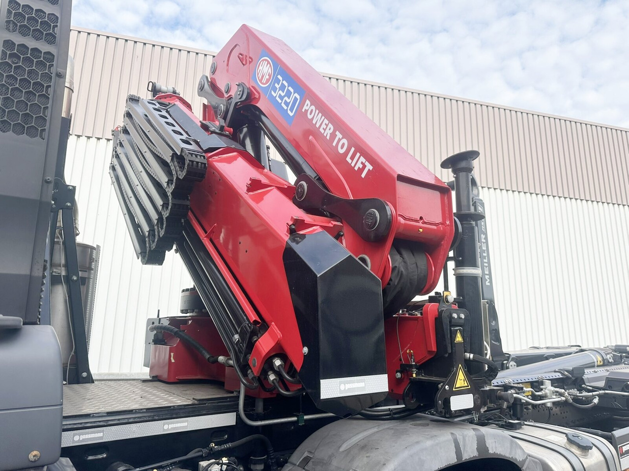 MAN TGS 35.480 8X4 BL TGS 35.480 8X4 BL, Intarder, Kran HMF 3220-K6, 4-fach Abstützung, Funk - Hákový nosič kontejnerů, Auto s hydraulickou rukou: obrázek 3 MAN TGS 35.480 8X4 BL TGS 35.480 8X4 BL, Intarder, Kran HMF 3220-K6, 4-fach Abstützung, Funk - Hákový nosič kontejnerů, Auto s hydraulickou rukou: obrázek 3