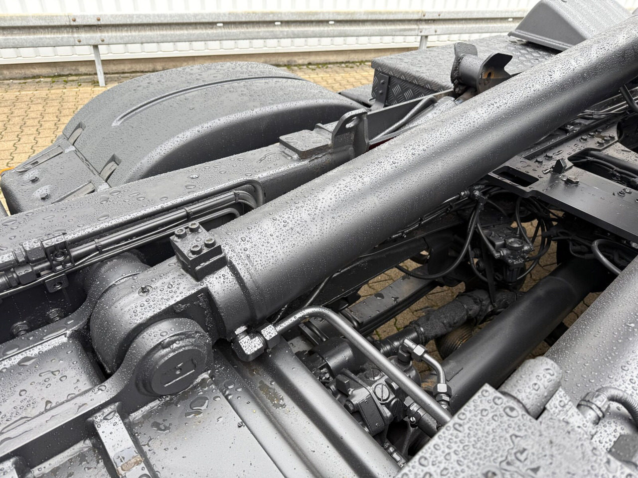 MAN TGS 35.480 8x4 BL TGS 35.480 8x4 BL, PriTarder, Navi - Hákový nosič kontejnerů: obrázek 3 MAN TGS 35.480 8x4 BL TGS 35.480 8x4 BL, PriTarder, Navi - Hákový nosič kontejnerů: obrázek 3