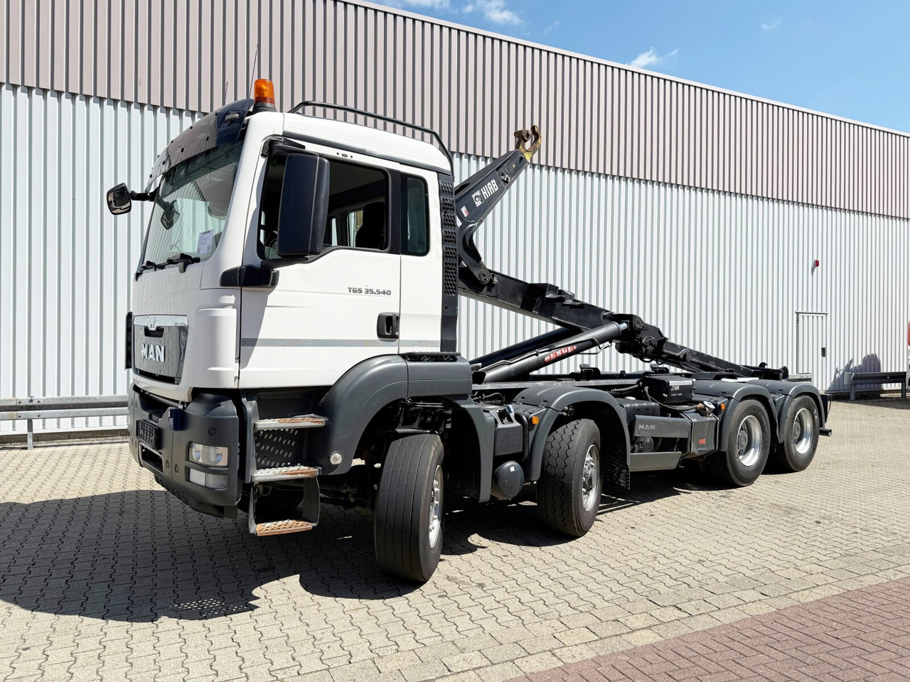 MAN TGS 35.540 8x6H BL TGS 35.540 8x6H BL, HydroDrive, PriTrader, Hiab Abrollkipper bis 7 m - Hákový nosič kontejnerů: obrázek 1 MAN TGS 35.540 8x6H BL TGS 35.540 8x6H BL, HydroDrive, PriTrader, Hiab Abrollkipper bis 7 m - Hákový nosič kontejnerů: obrázek 1