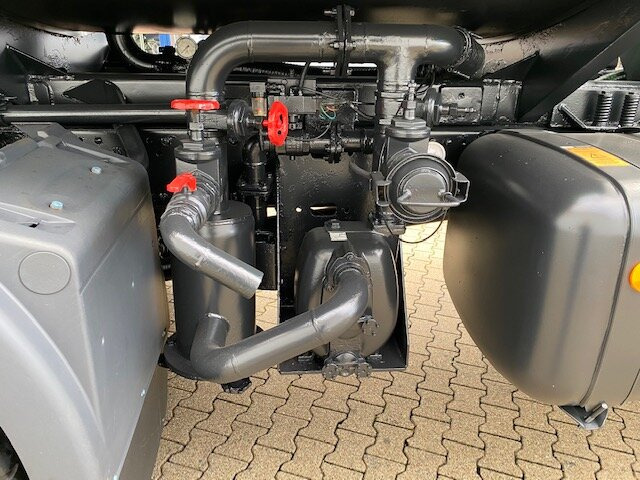 MAN TGS 40.400 6x4 BB TGS 40.400 6x4 BB mit 20.000l Tank - Cisternové vozidlo: obrázek 2 MAN TGS 40.400 6x4 BB TGS 40.400 6x4 BB mit 20.000l Tank - Cisternové vozidlo: obrázek 2