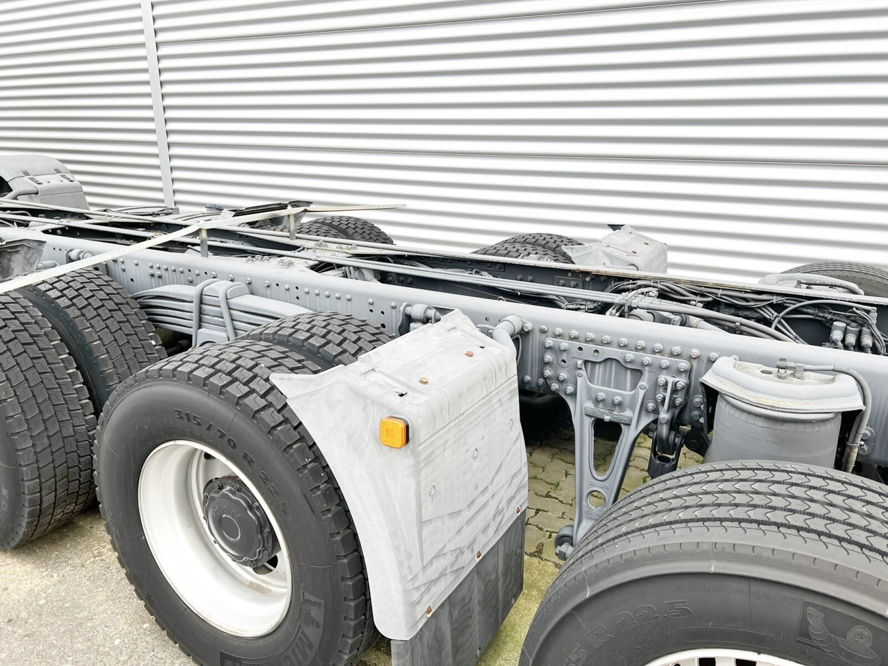 Nový Podvozek s kabinou MAN TGS 50.480BB 10x4 Retarder TGS 50.480BB 10x4 Retarder, 3-f.NA: obrázek 15 Nový Podvozek s kabinou MAN TGS 50.480BB 10x4 Retarder TGS 50.480BB 10x4 Retarder, 3-f.NA: obrázek 15