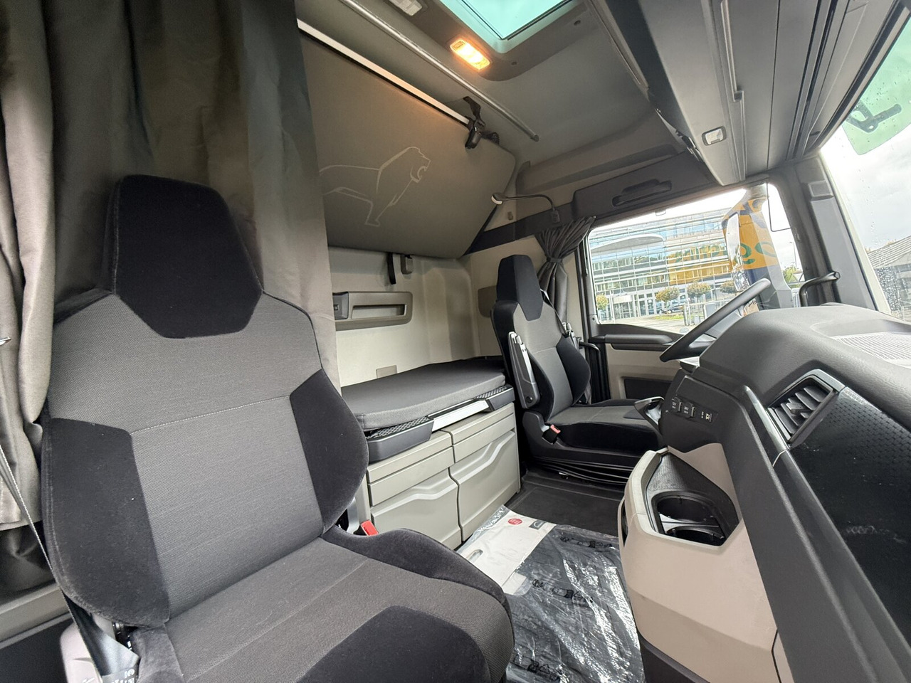 MAN TGX 26.470 6x2-4 BL TGX 26.470 6x2-4 BL, Lenk-/Liftachse, Retarder, Navi, Heckkran Atlas AK 170.2-A2 - Auto s hydraulickou rukou, Nákladní automobil valníkový/ Plošinový: obrázek 2 MAN TGX 26.470 6x2-4 BL TGX 26.470 6x2-4 BL, Lenk-/Liftachse, Retarder, Navi, Heckkran Atlas AK 170.2-A2 - Auto s hydraulickou rukou, Nákladní automobil valníkový/ Plošinový: obrázek 2