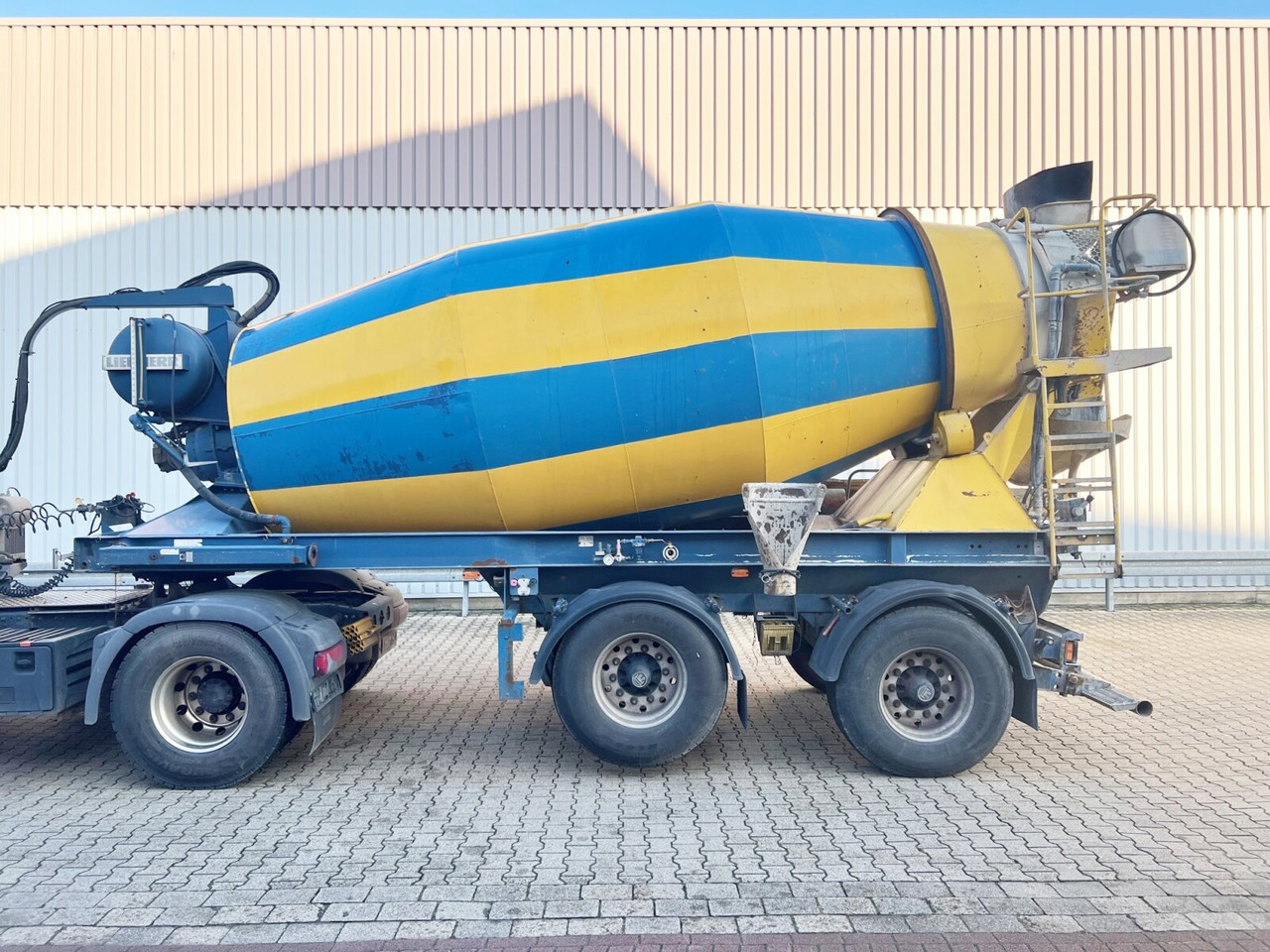 MÜLLER MITTELTAL SF 32 BM/BS mit LIEBHERR Betonmischer ca. 10m³ MÜLLER MITTELTAL SF 32 BM/BS mit LIEBHERR Betonmischer ca. 10m³, Liftachse - Návěs domíchávač: obrázek 4 MÜLLER MITTELTAL SF 32 BM/BS mit LIEBHERR Betonmischer ca. 10m³ MÜLLER MITTELTAL SF 32 BM/BS mit LIEBHERR Betonmischer ca. 10m³, Liftachse - Návěs domíchávač: obrázek 4