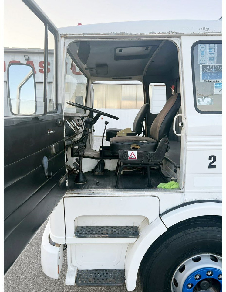 Mercedes-Benz 1923 4x2 Tankwagenzug für Kerosin 40.000l 1923 4x2 Tankwagenzug für Kerosin 40.000l - Cisternové vozidlo: obrázek 3 Mercedes-Benz 1923 4x2 Tankwagenzug für Kerosin 40.000l 1923 4x2 Tankwagenzug für Kerosin 40.000l - Cisternové vozidlo: obrázek 3