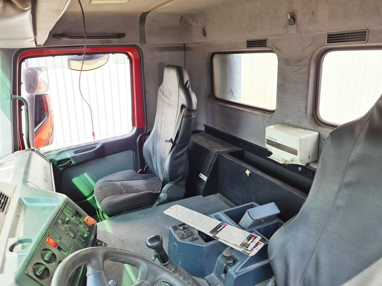 Mercedes-Benz Actros 1835 K 4x2 Actros 1835 K 4x2 - Podvozek s kabinou: obrázek 4 Mercedes-Benz Actros 1835 K 4x2 Actros 1835 K 4x2 - Podvozek s kabinou: obrázek 4