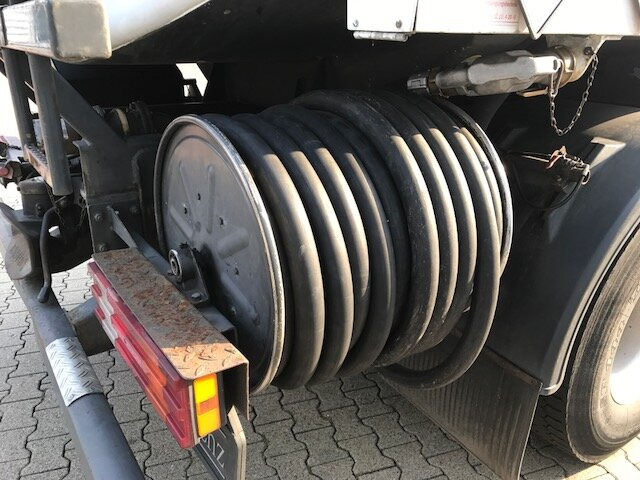 Mercedes-Benz Actros 1841 L 4x2 Actros 1841 L 4x2, Esterer Tankaufbau ca. 13.500l, 2 Kammern - Cisternové vozidlo: obrázek 4 Mercedes-Benz Actros 1841 L 4x2 Actros 1841 L 4x2, Esterer Tankaufbau ca. 13.500l, 2 Kammern - Cisternové vozidlo: obrázek 4