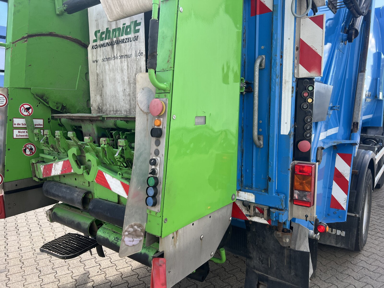 Mercedes-Benz Actros 2032 LA 4x4 Actros 2032 LA 4x4, Faun Variopress 310 ca. 10m³, Zöller Schüttung - Vůz na odvoz odpadků: obrázek 3 Mercedes-Benz Actros 2032 LA 4x4 Actros 2032 LA 4x4, Faun Variopress 310 ca. 10m³, Zöller Schüttung - Vůz na odvoz odpadků: obrázek 3