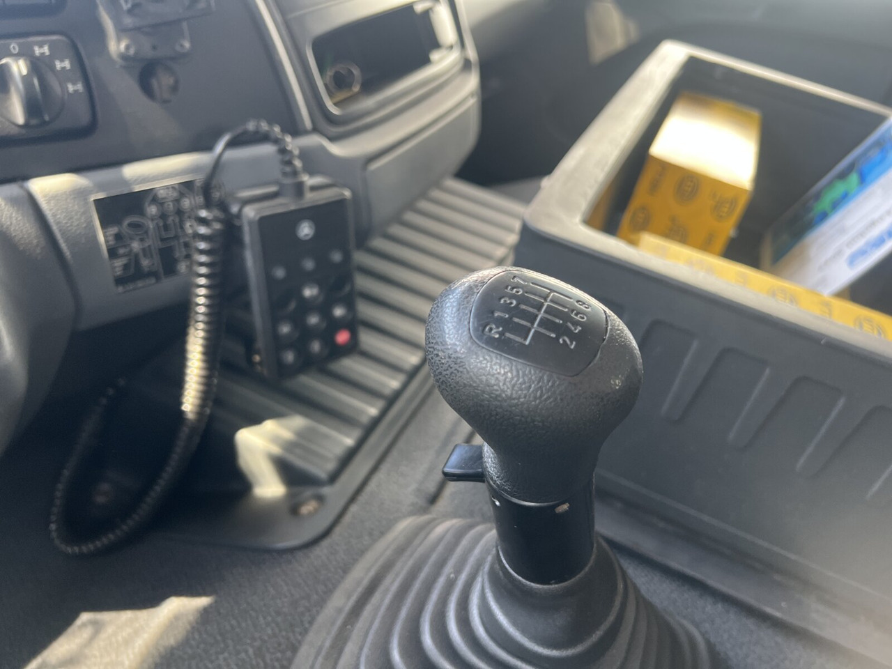 Mercedes-Benz Actros 2032 LA 4x4 Actros 2032 LA 4x4/ Rdstand 3.600 mm - Podvozek s kabinou: obrázek 4 Mercedes-Benz Actros 2032 LA 4x4 Actros 2032 LA 4x4/ Rdstand 3.600 mm - Podvozek s kabinou: obrázek 4