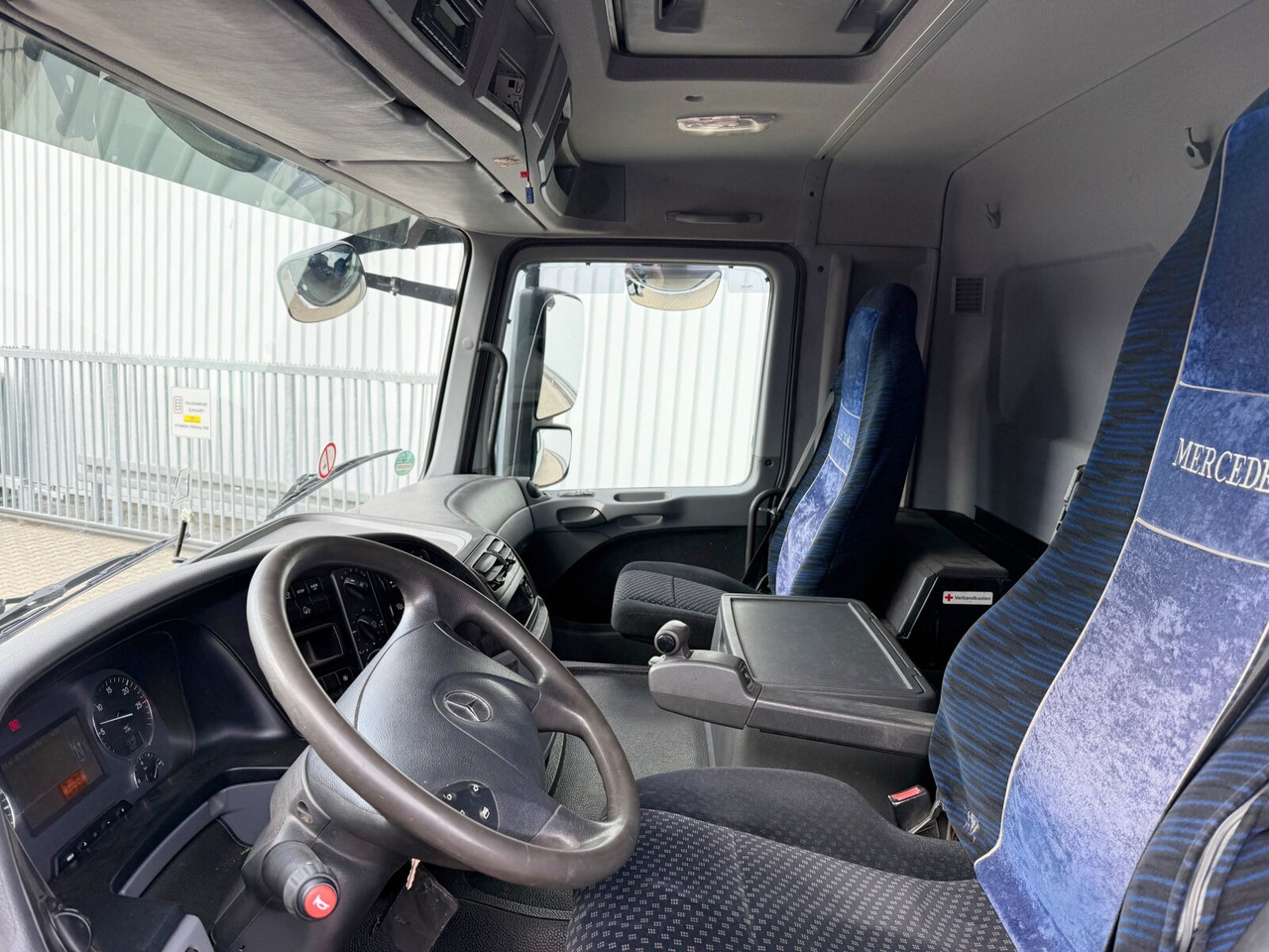 Mercedes-Benz Actros 2532 L 6x2 Actros 2532 L 6x2, Liftachse, Kran Hiab 244EP-5 HiDuo, Funk - Auto s hydraulickou rukou, Nákladní automobil valníkový/ Plošinový: obrázek 3 Mercedes-Benz Actros 2532 L 6x2 Actros 2532 L 6x2, Liftachse, Kran Hiab 244EP-5 HiDuo, Funk - Auto s hydraulickou rukou, Nákladní automobil valníkový/ Plošinový: obrázek 3