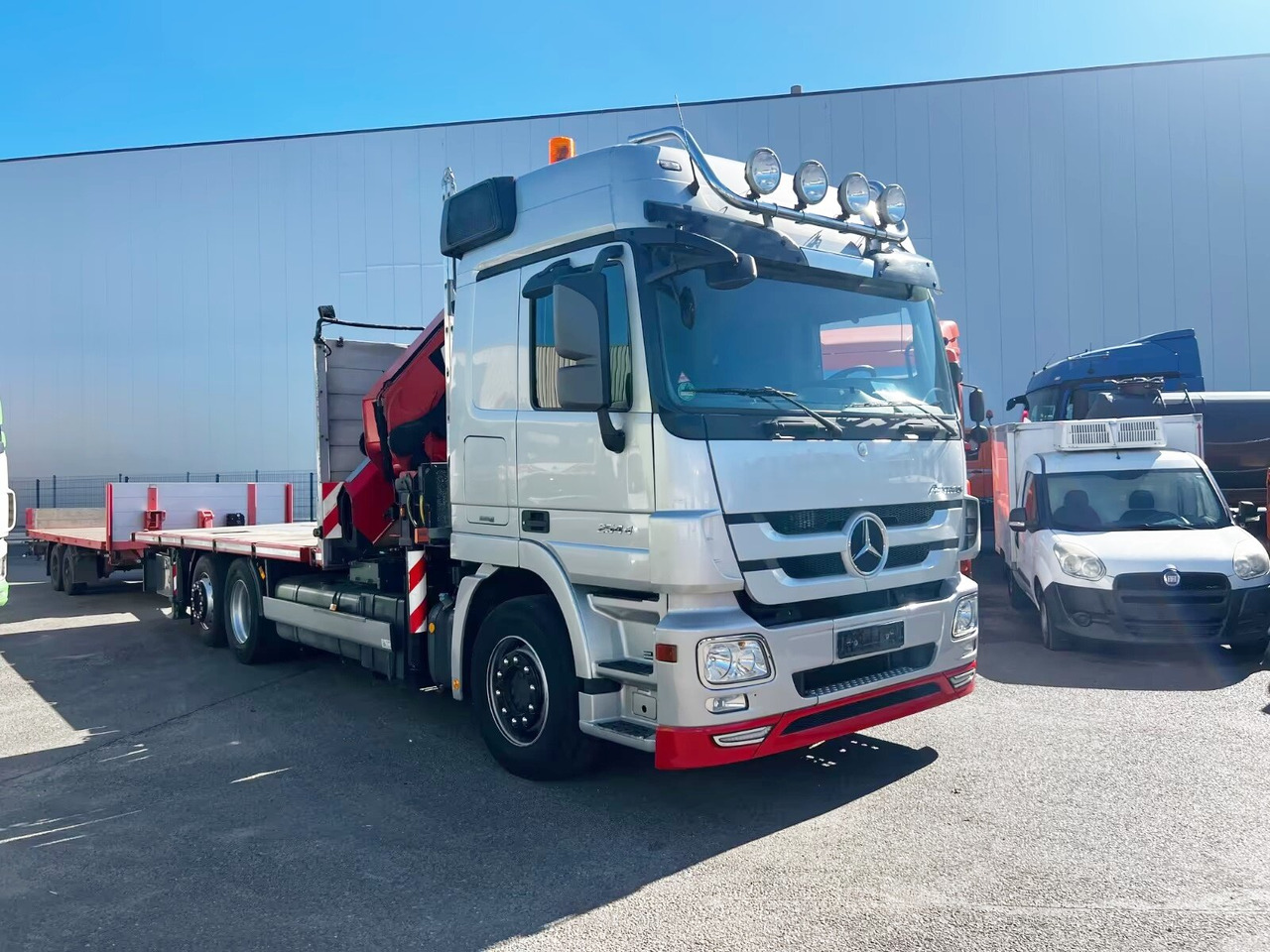 Mercedes-Benz Actros 2544 L 6x2 Actros 2544 L 6x2, Lenkachse, Kran MKG HLK531HP-a5, Funk - Nákladní automobil valníkový/ Plošinový, Auto s hydraulickou rukou: obrázek 5 Mercedes-Benz Actros 2544 L 6x2 Actros 2544 L 6x2, Lenkachse, Kran MKG HLK531HP-a5, Funk - Nákladní automobil valníkový/ Plošinový, Auto s hydraulickou rukou: obrázek 5
