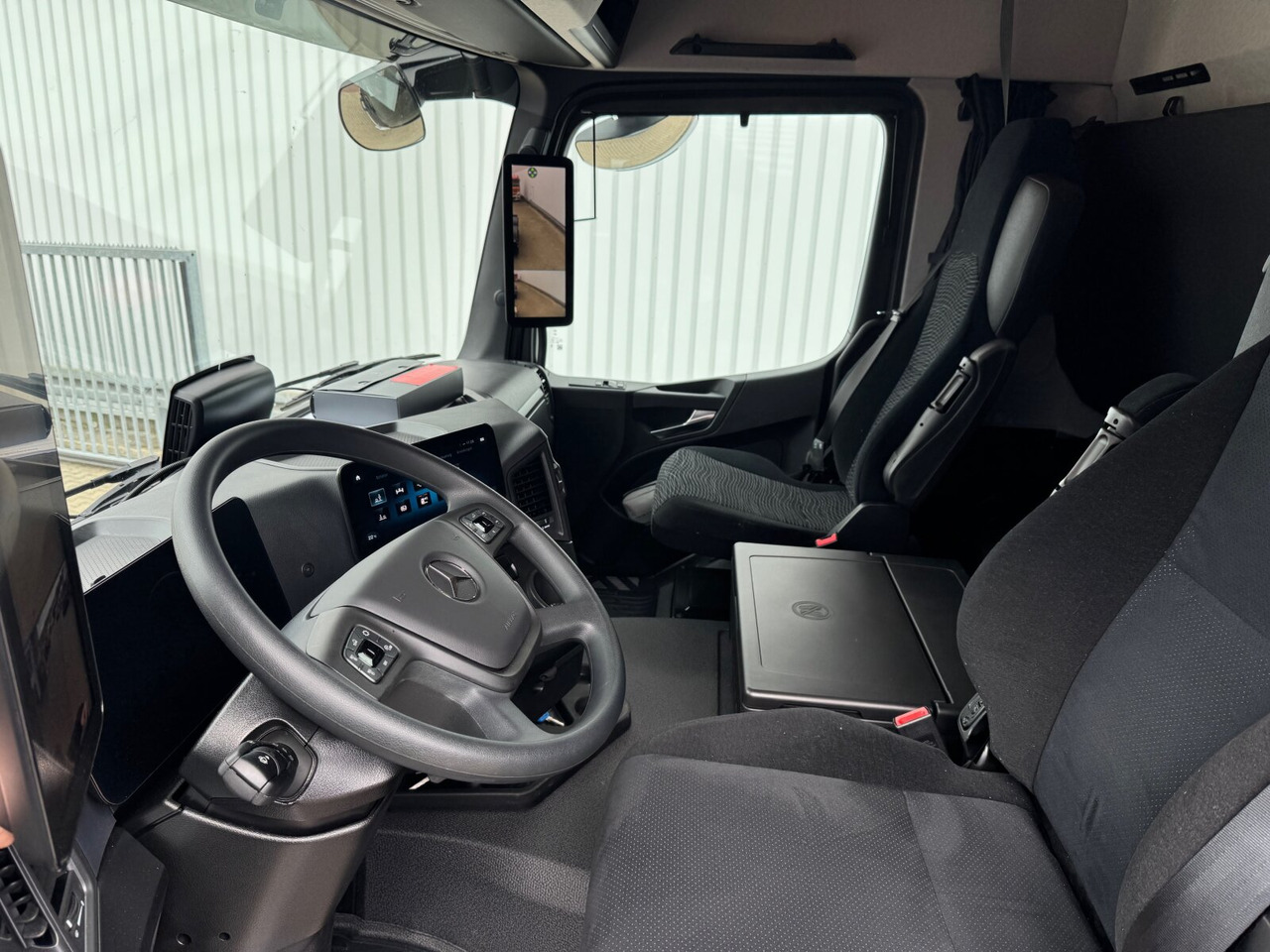 Mercedes-Benz Actros 2546 L 6x2 Actros 2546 L 6x2, Retarder, Lenk-/Lift, LED, Navi, ADR, MirrorCam, MultimediaCockpit - Podvozek s kabinou: obrázek 2 Mercedes-Benz Actros 2546 L 6x2 Actros 2546 L 6x2, Retarder, Lenk-/Lift, LED, Navi, ADR, MirrorCam, MultimediaCockpit - Podvozek s kabinou: obrázek 2