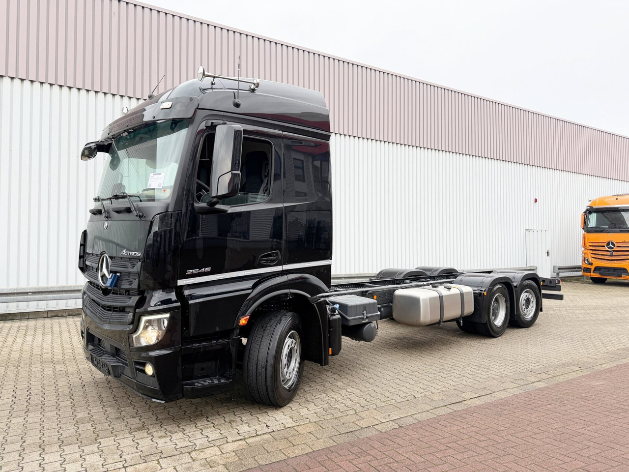 Mercedes-Benz Actros 2546 L 6x2 Actros 2546 L 6x2, Retarder, Lenk-/Liftachse, MultimediaCockpit, StreamSpace - Podvozek s kabinou: obrázek 1 Mercedes-Benz Actros 2546 L 6x2 Actros 2546 L 6x2, Retarder, Lenk-/Liftachse, MultimediaCockpit, StreamSpace - Podvozek s kabinou: obrázek 1
