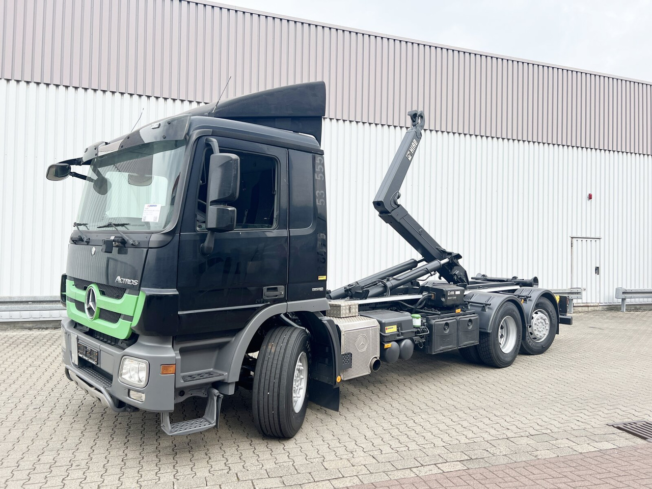 Mercedes-Benz Actros 2546 L 6x2 NLA Actros 2546 L 6x2/45 NLA, Retarder, Lift-/Lenkachse - Hákový nosič kontejnerů: obrázek 1 Mercedes-Benz Actros 2546 L 6x2 NLA Actros 2546 L 6x2/45 NLA, Retarder, Lift-/Lenkachse - Hákový nosič kontejnerů: obrázek 1