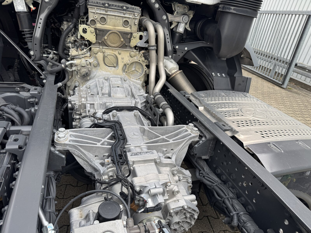 Mercedes-Benz Actros 2548 L 6x2 Actros 2548 L 6x2, Retarder, Lenk-/Liftachse - Hákový nosič kontejnerů: obrázek 2 Mercedes-Benz Actros 2548 L 6x2 Actros 2548 L 6x2, Retarder, Lenk-/Liftachse - Hákový nosič kontejnerů: obrázek 2