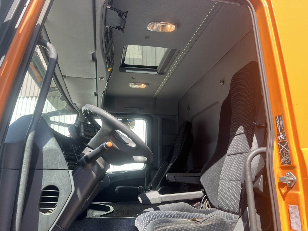 Mercedes-Benz Actros 2641/48 L 6x4 Actros 2641/48 L 6x4, Seilabroller, Haller Lotos, Zöller Schüttung - Vůz na odvoz odpadků: obrázek 5 Mercedes-Benz Actros 2641/48 L 6x4 Actros 2641/48 L 6x4, Seilabroller, Haller Lotos, Zöller Schüttung - Vůz na odvoz odpadků: obrázek 5