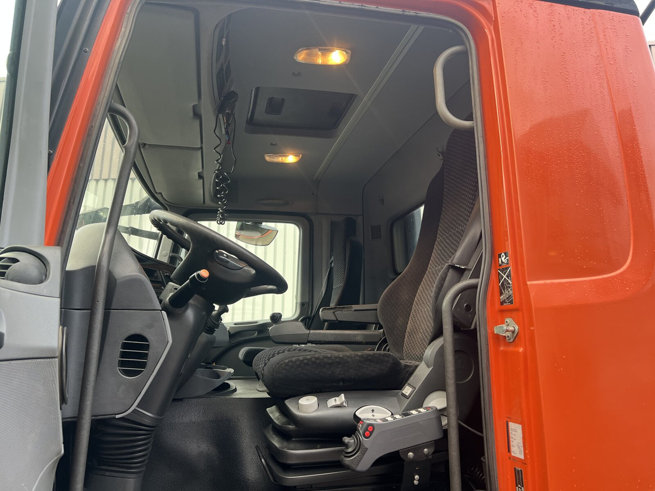 Mercedes-Benz Actros 2644/48 K 6x4 Actros 2644/48 K 6x4, Manual Gearbox, Full Steel - Podvozek s kabinou: obrázek 4 Mercedes-Benz Actros 2644/48 K 6x4 Actros 2644/48 K 6x4, Manual Gearbox, Full Steel - Podvozek s kabinou: obrázek 4