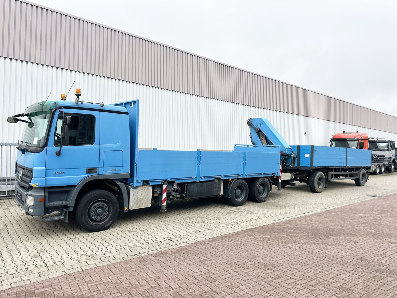 Mercedes-Benz Actros 2741 L 6x4 Actros 2741 L 6x4, Twist-Lock ausz. auf 3m, Heckkran Palfinger PK 42502-D, Funk - Nákladní automobil valníkový/ Plošinový, Auto s hydraulickou rukou: obrázek 5 Mercedes-Benz Actros 2741 L 6x4 Actros 2741 L 6x4, Twist-Lock ausz. auf 3m, Heckkran Palfinger PK 42502-D, Funk - Nákladní automobil valníkový/ Plošinový, Auto s hydraulickou rukou: obrázek 5