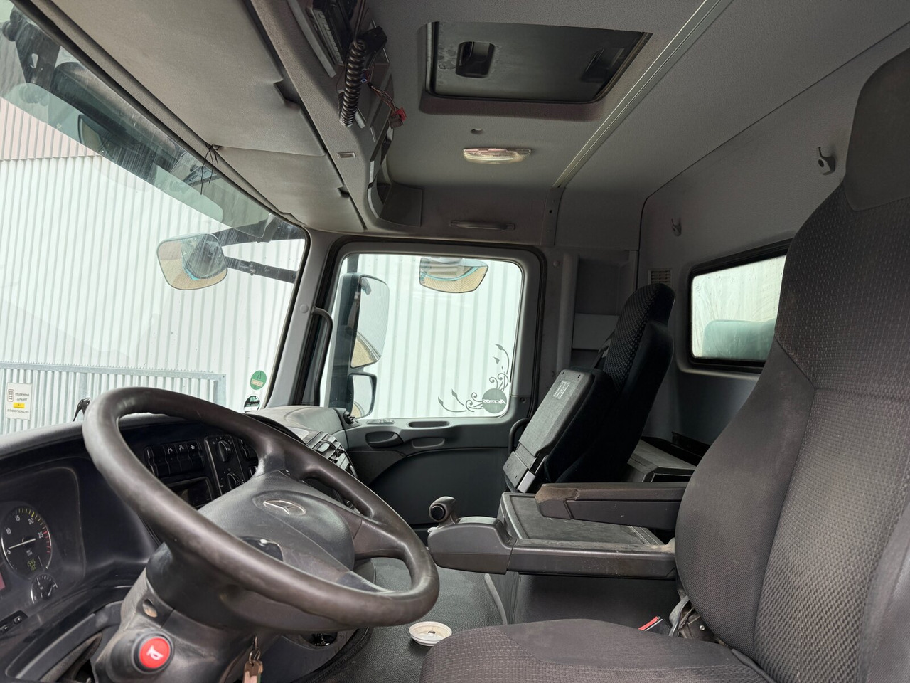 Mercedes-Benz Actros 3241 K 8x4/4 Actros 3241 K 8x4/4, Bordmatik - Sklápěč: obrázek 3 Mercedes-Benz Actros 3241 K 8x4/4 Actros 3241 K 8x4/4, Bordmatik - Sklápěč: obrázek 3