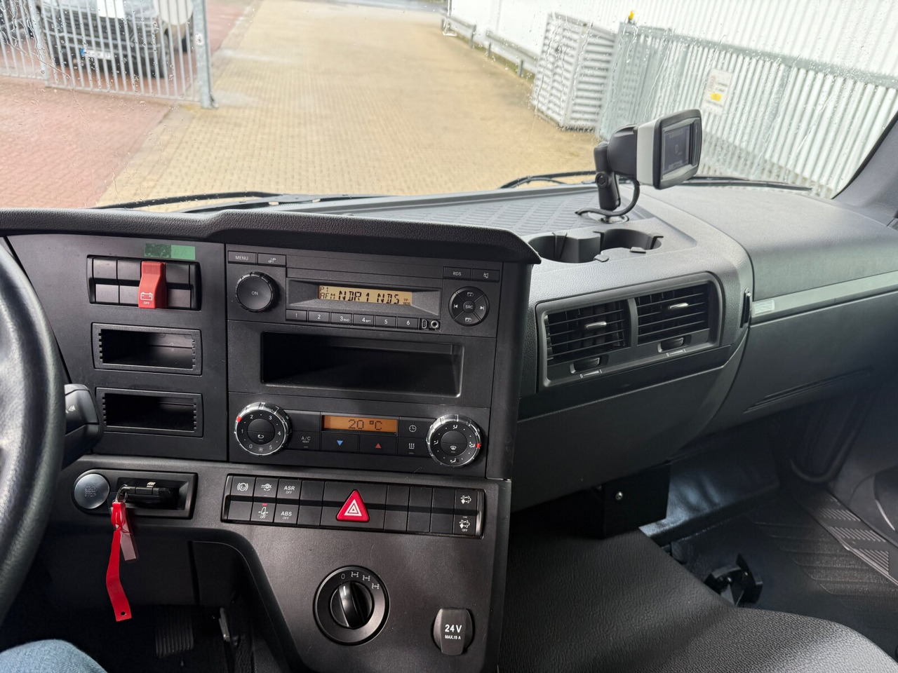 Mercedes-Benz Arocs 1827 A 4x4 Arocs 1827 A 4x4, Ex-! - Nákladní automobil valníkový/ Plošinový: obrázek 2 Mercedes-Benz Arocs 1827 A 4x4 Arocs 1827 A 4x4, Ex-! - Nákladní automobil valníkový/ Plošinový: obrázek 2