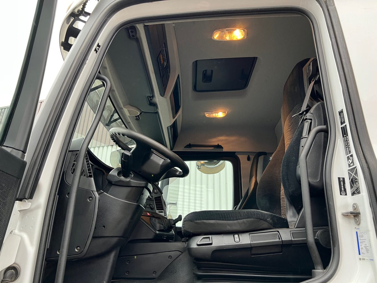 Mercedes-Benz Arocs 1830 K 4x2 Arocs 1830 K 4x2, Funk - Ramenový nosič kontajnerov: obrázek 3 Mercedes-Benz Arocs 1830 K 4x2 Arocs 1830 K 4x2, Funk - Ramenový nosič kontajnerov: obrázek 3