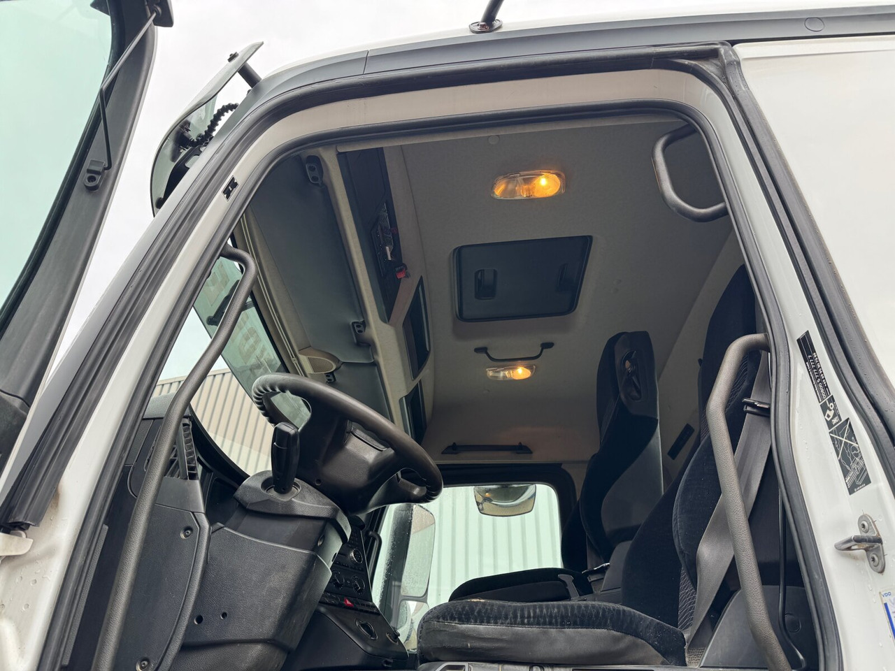 Mercedes-Benz Arocs 1833 AK 4x4 Arocs 1833 AK 4x4, Meiller 3-S-Kipper, Bordmatik - Sklápěč: obrázek 3 Mercedes-Benz Arocs 1833 AK 4x4 Arocs 1833 AK 4x4, Meiller 3-S-Kipper, Bordmatik - Sklápěč: obrázek 3