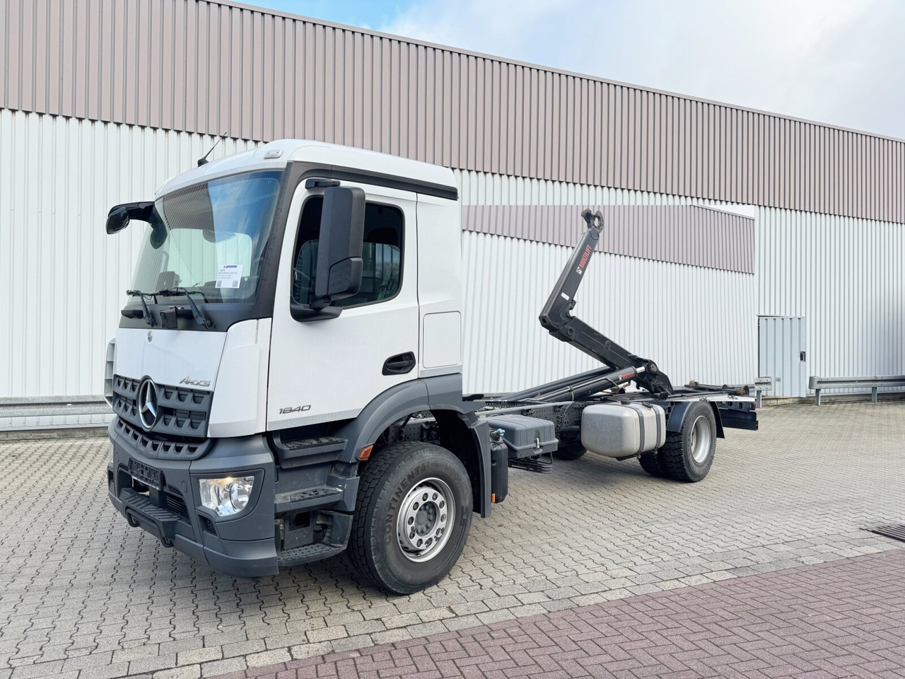 Mercedes-Benz Arocs 1840 L 4x2 Arocs 1840 L 4x2/48, MultimediaCockpit, Navi - Hákový nosič kontejnerů: obrázek 1 Mercedes-Benz Arocs 1840 L 4x2 Arocs 1840 L 4x2/48, MultimediaCockpit, Navi - Hákový nosič kontejnerů: obrázek 1