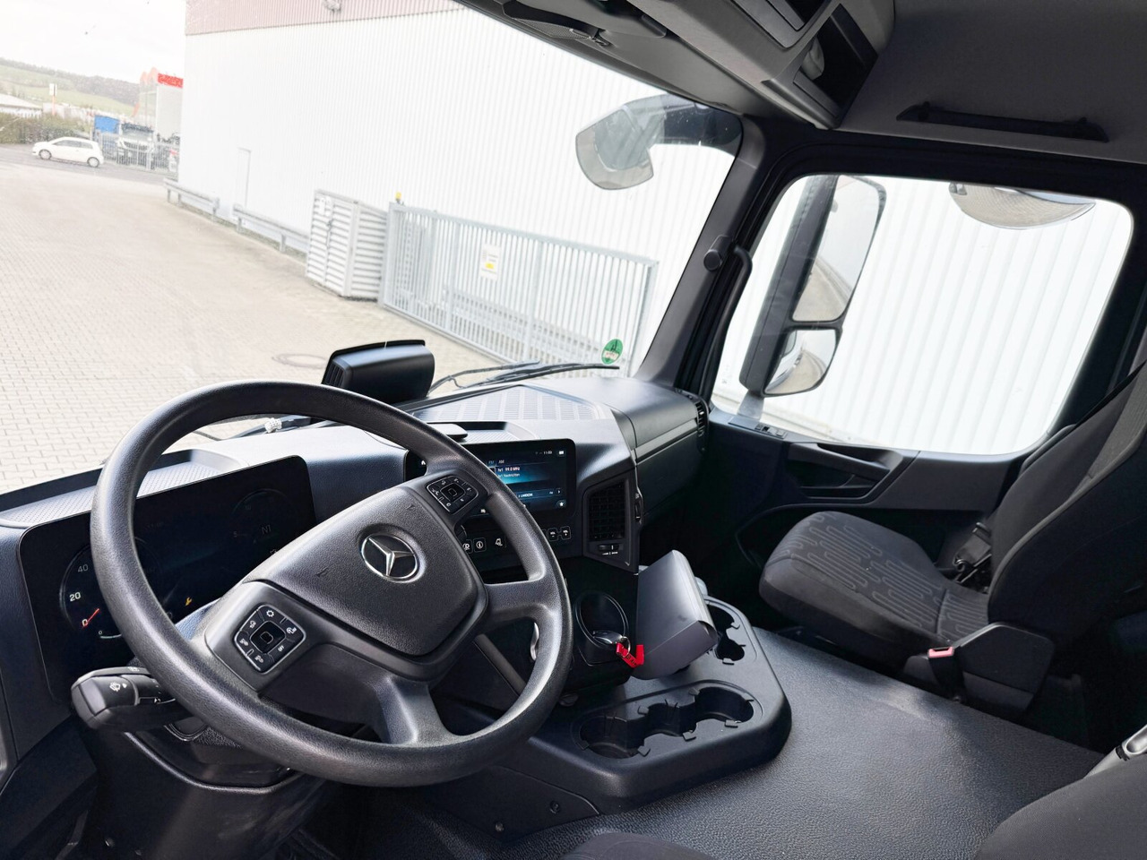 Přepravník automobilů Mercedes-Benz Arocs 1840 L 4x2 Arocs 1840 L 4x2, MultimediaCockpit, Navi: obrázek 15