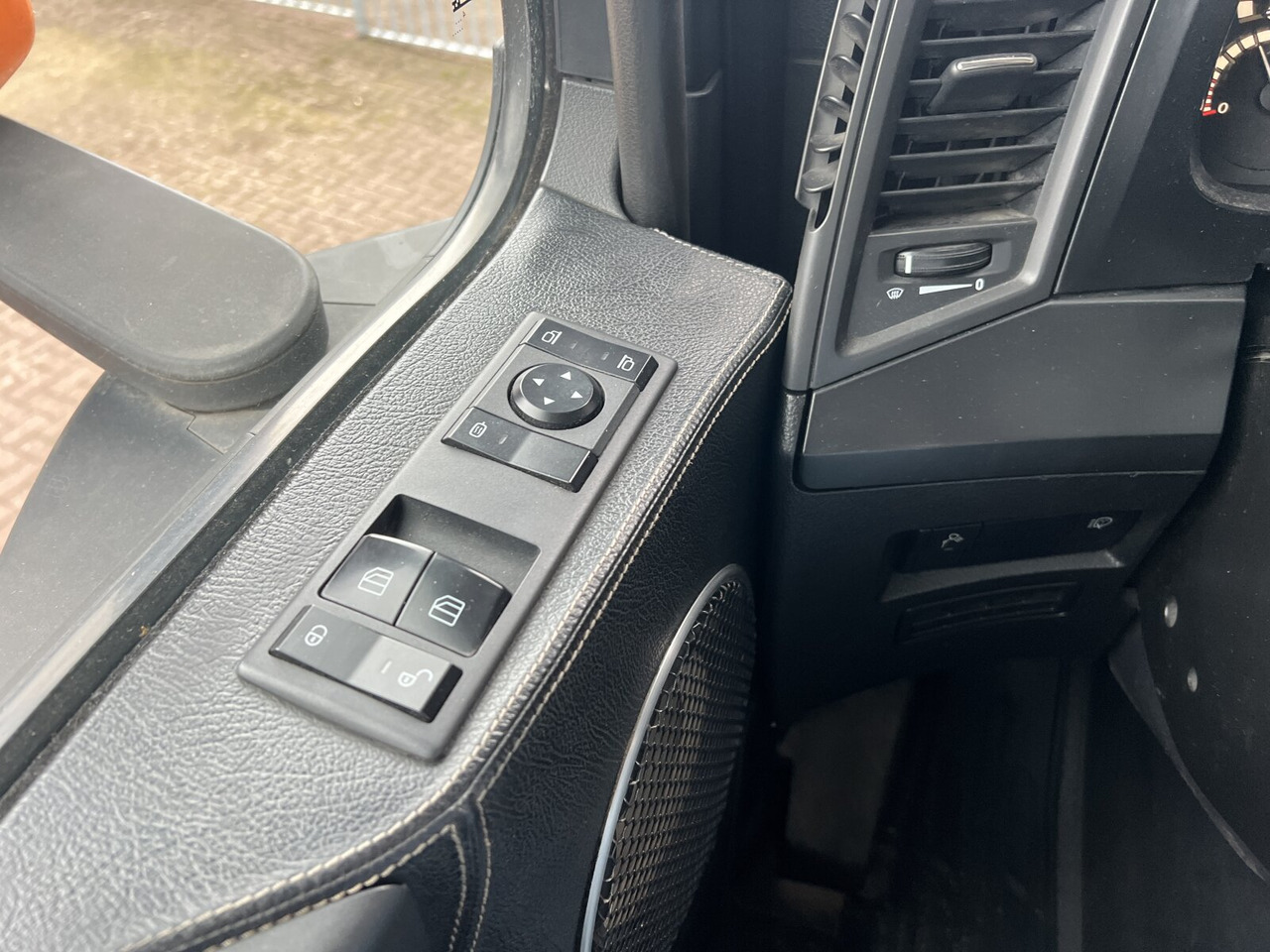 Mercedes-Benz Arocs 2552 L 6x2 Arocs 2552 L 6x2, Lenk-/Liftachse - Hákový nosič kontejnerů: obrázek 3 Mercedes-Benz Arocs 2552 L 6x2 Arocs 2552 L 6x2, Lenk-/Liftachse - Hákový nosič kontejnerů: obrázek 3