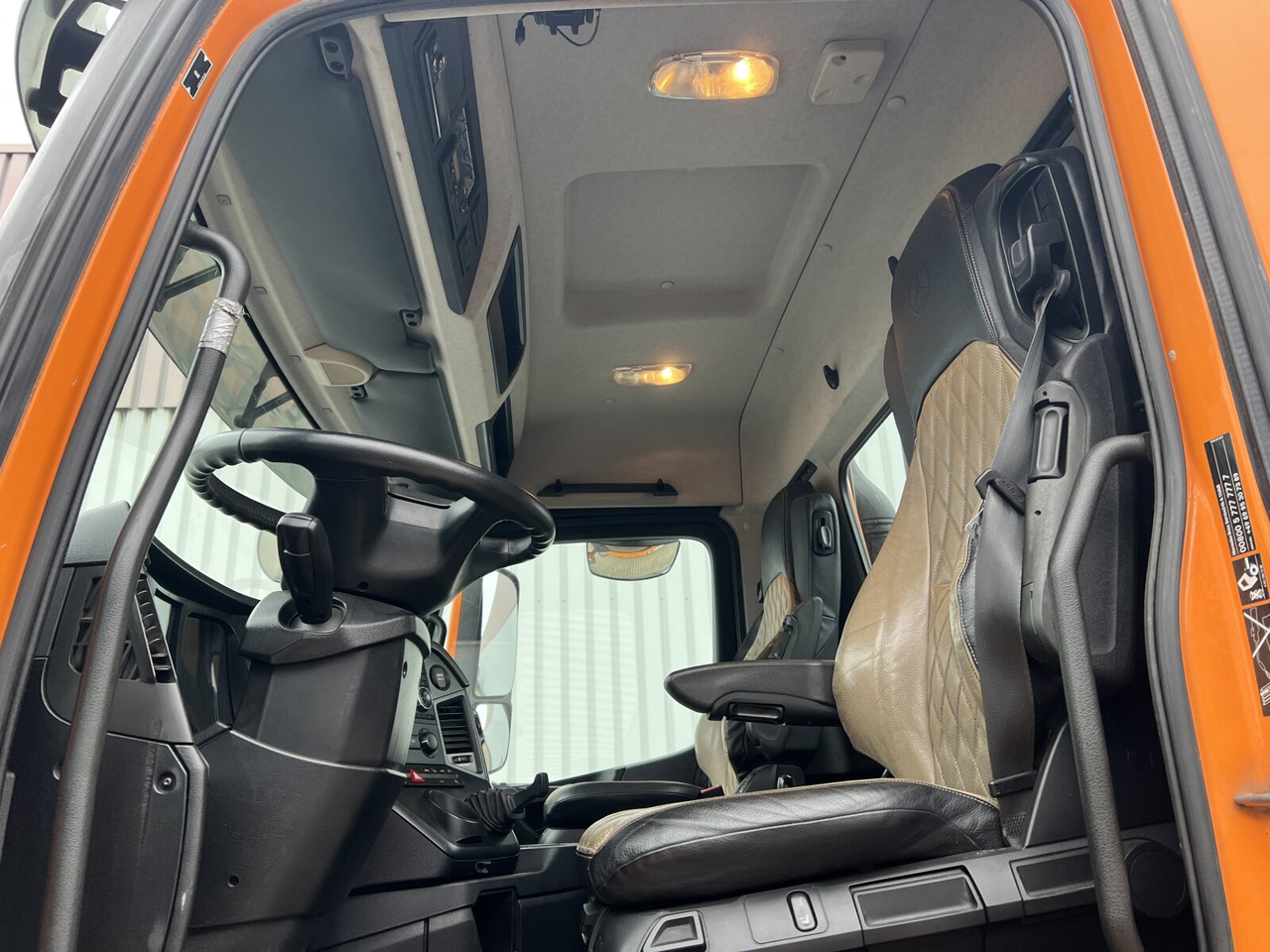 Mercedes-Benz Arocs 2552 L 6x2 Arocs 2552 L 6x2, Lenk-/Liftachse - Hákový nosič kontejnerů: obrázek 2 Mercedes-Benz Arocs 2552 L 6x2 Arocs 2552 L 6x2, Lenk-/Liftachse - Hákový nosič kontejnerů: obrázek 2