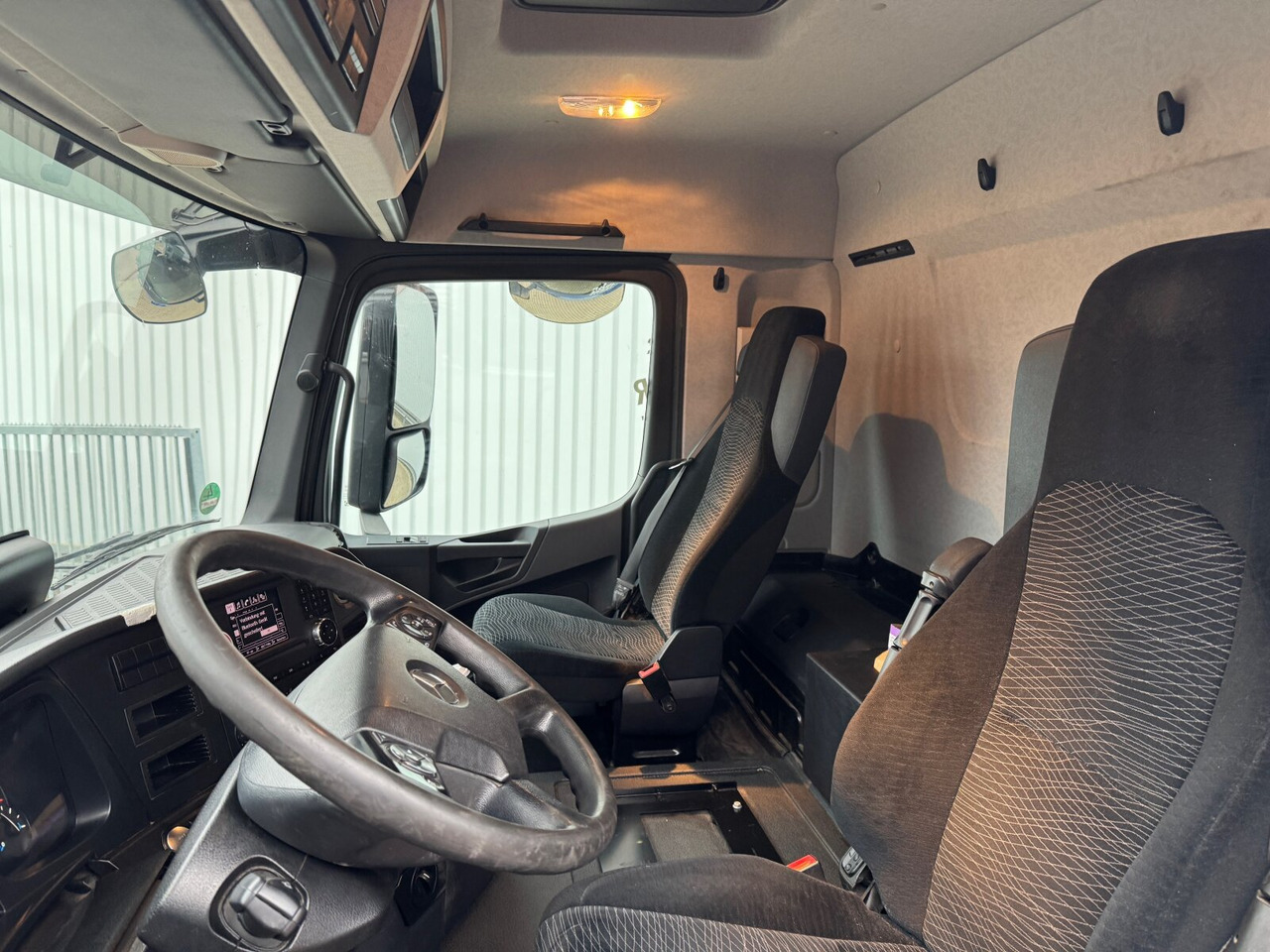 Mercedes-Benz Arocs 2642 6x4 Arocs 2642 6x4 mit Heckkran Atlas AK 186.3 V-2 - Auto s hydraulickou rukou, Nákladní automobil valníkový/ Plošinový: obrázek 4 Mercedes-Benz Arocs 2642 6x4 Arocs 2642 6x4 mit Heckkran Atlas AK 186.3 V-2 - Auto s hydraulickou rukou, Nákladní automobil valníkový/ Plošinový: obrázek 4