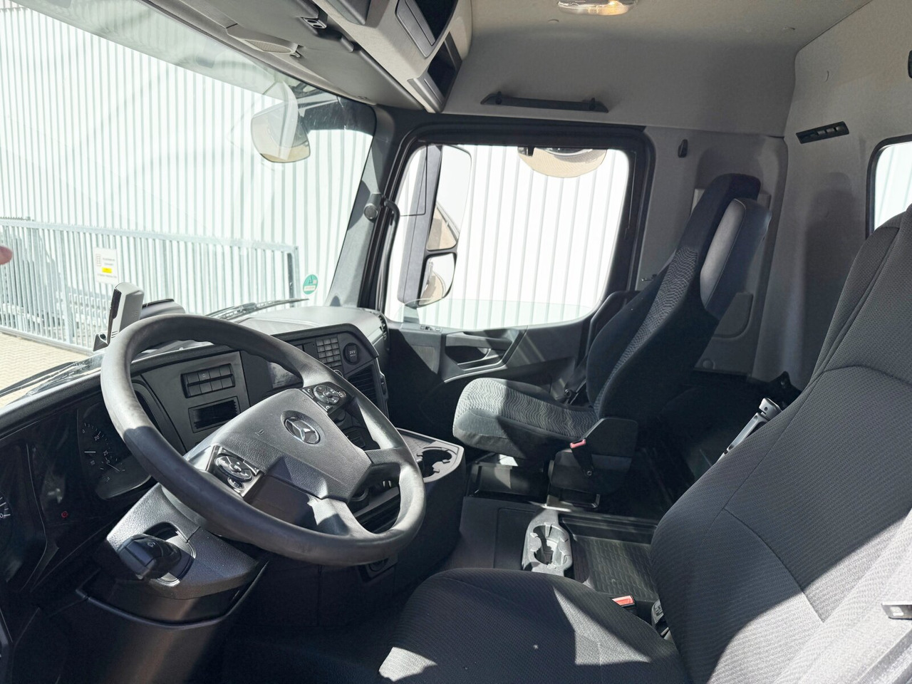 Mercedes-Benz Arocs 2643 LK 6x6 HAD Arocs 2643 LK 6x6 HAD, HydroDrive - Sklápěč: obrázek 4 Mercedes-Benz Arocs 2643 LK 6x6 HAD Arocs 2643 LK 6x6 HAD, HydroDrive - Sklápěč: obrázek 4