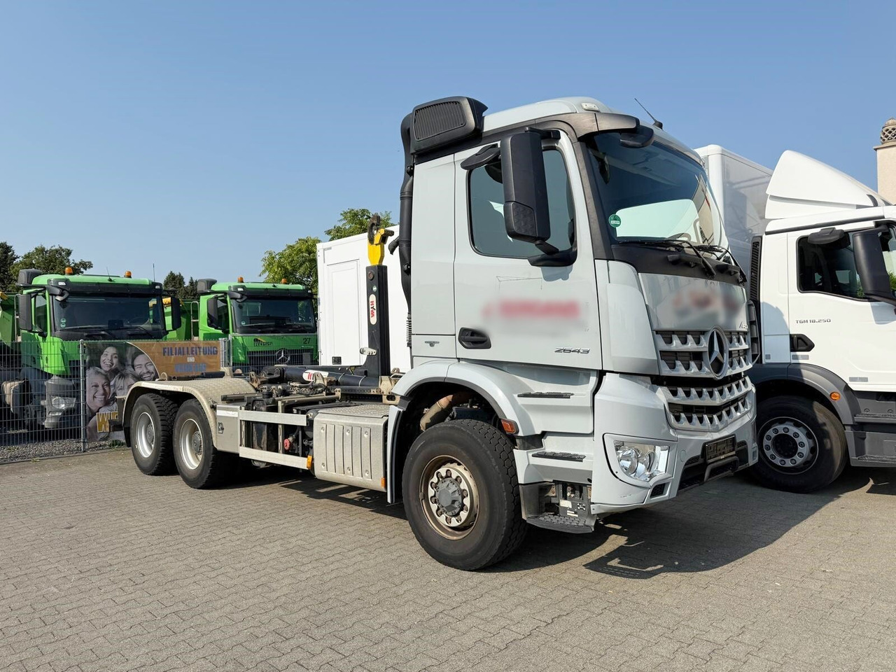 Mercedes-Benz Arocs 2643 LK 6x6 HAD Arocs 2643 LK 6x6 HAD, HydroDrive, Navi - Hákový nosič kontejnerů: obrázek 1 Mercedes-Benz Arocs 2643 LK 6x6 HAD Arocs 2643 LK 6x6 HAD, HydroDrive, Navi - Hákový nosič kontejnerů: obrázek 1